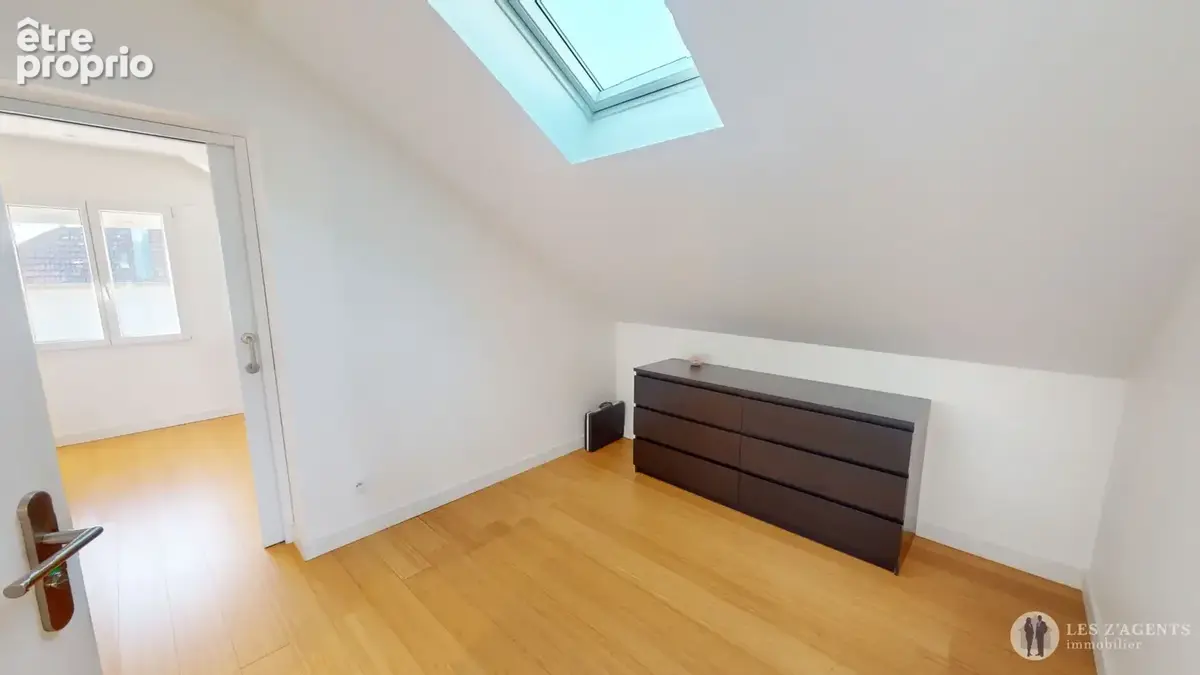 Maison T5 rénovée avec jardin et garages - photo 11
