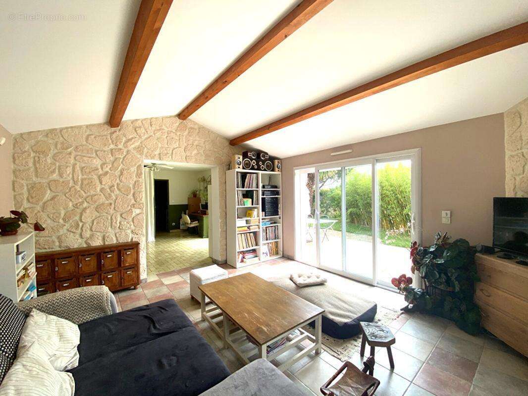Maison  6 pièces  -  44680  sainte pazanne  budget 239 200  hai - photo 6