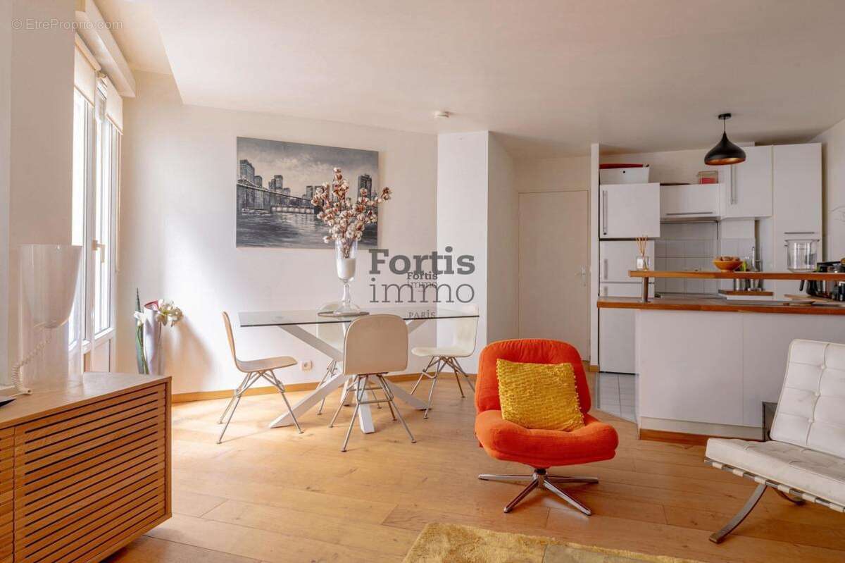 Appartement à PARIS-2E