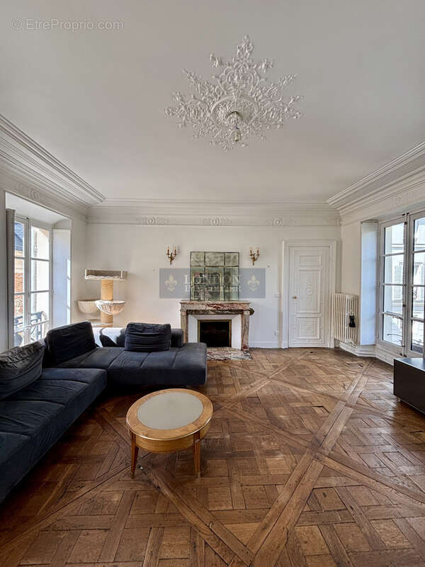 Appartement à VERSAILLES