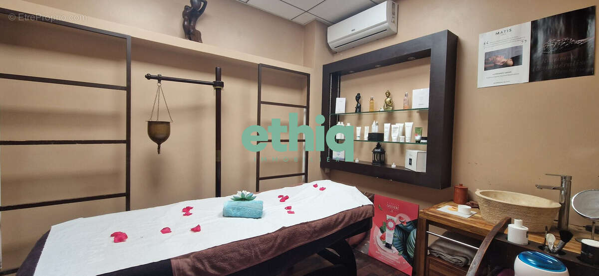 Commerce à SAINTE-ROSE