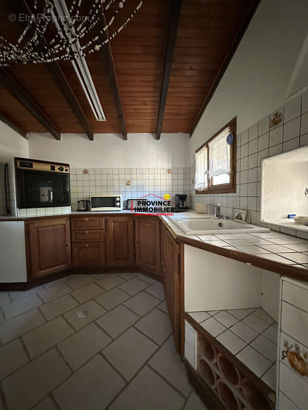 Maison 246 m² à Grignan  - photo 8