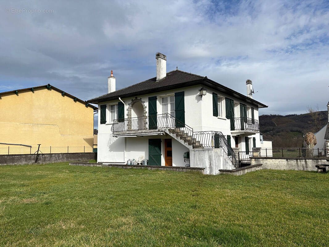 Maison à IDAUX-MENDY