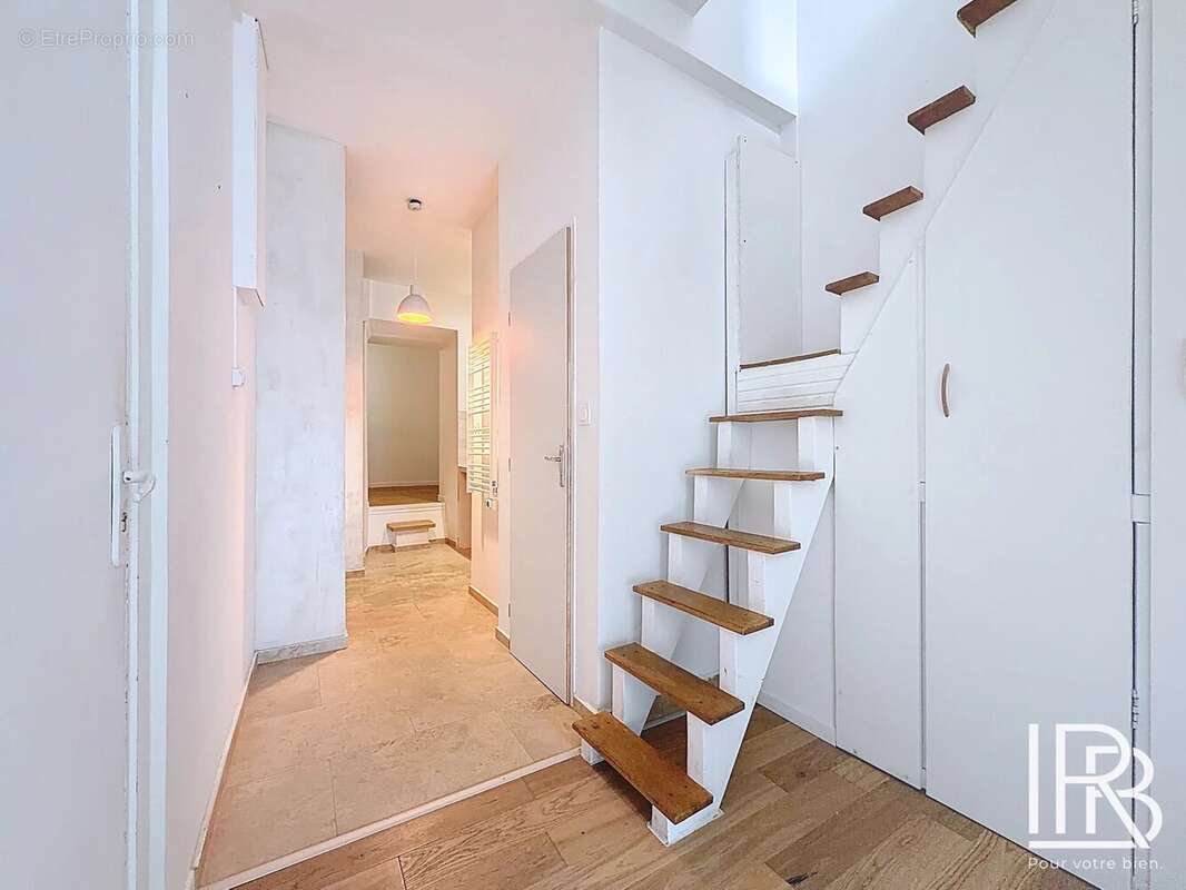 Appartement à MARSEILLE-6E