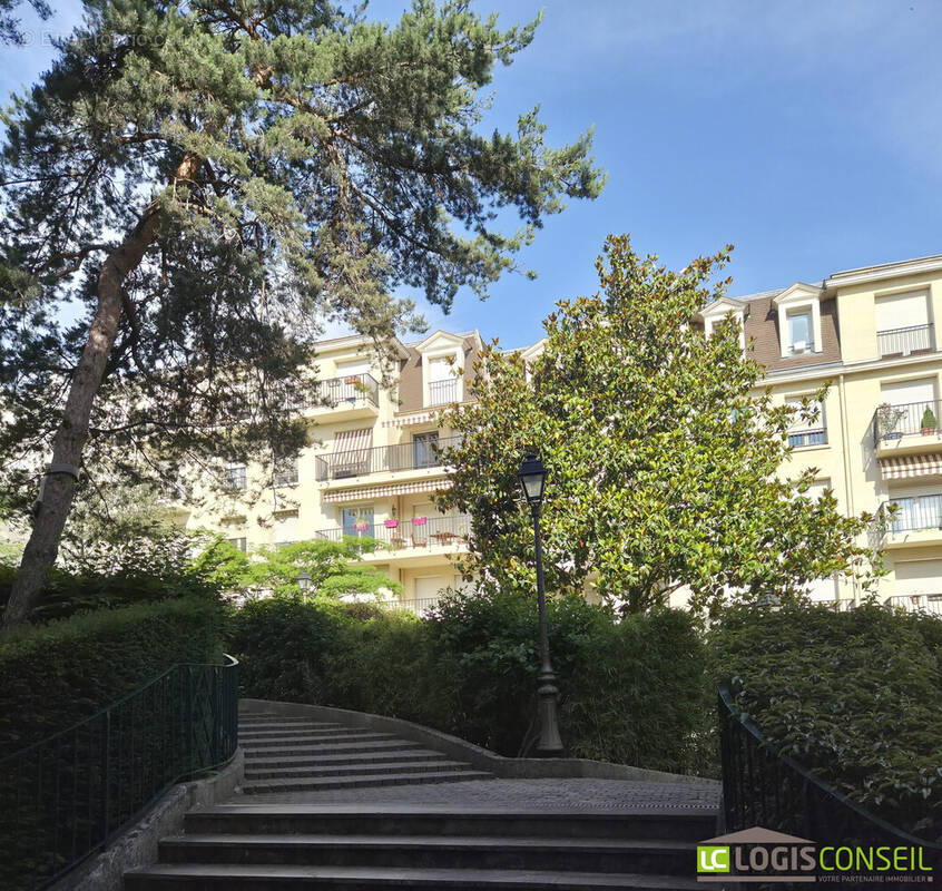Appartement à BOURG-LA-REINE