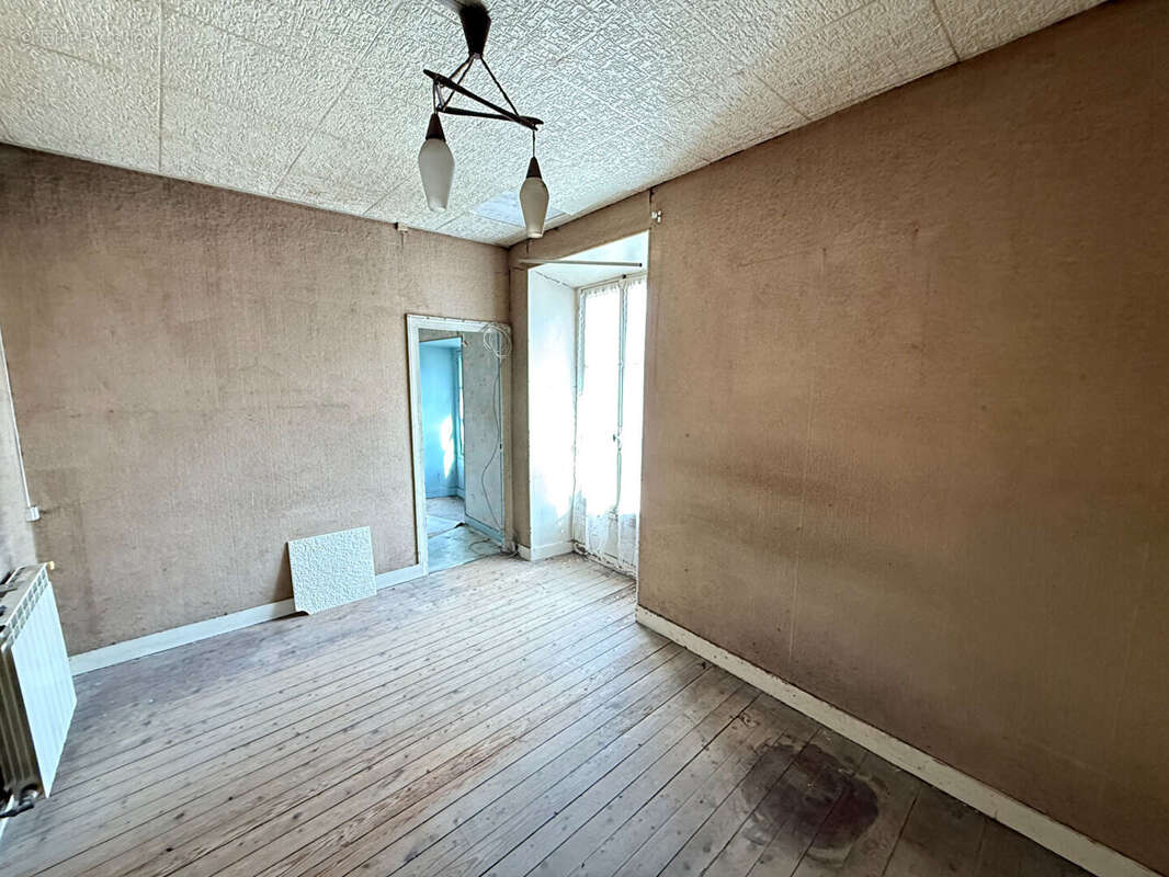 Maison à VERT-LE-PETIT