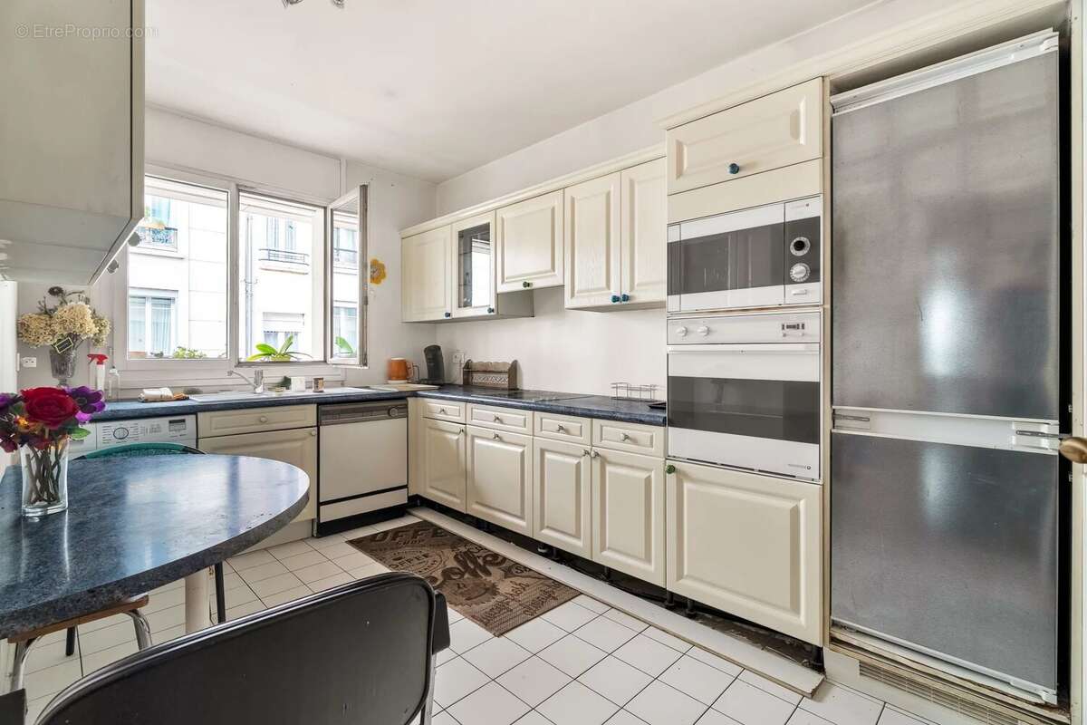 Appartement à LEVALLOIS-PERRET