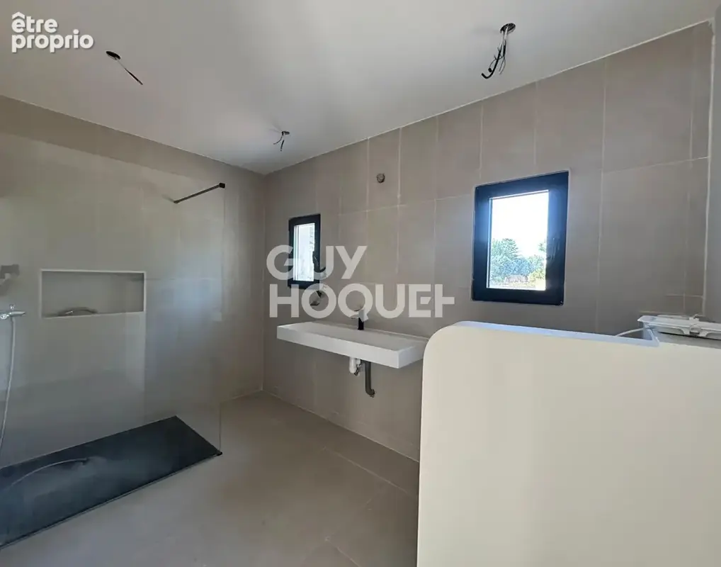 Villa de 180m² avec appartement type 2 sur parcelle de 2200m² - photo 4