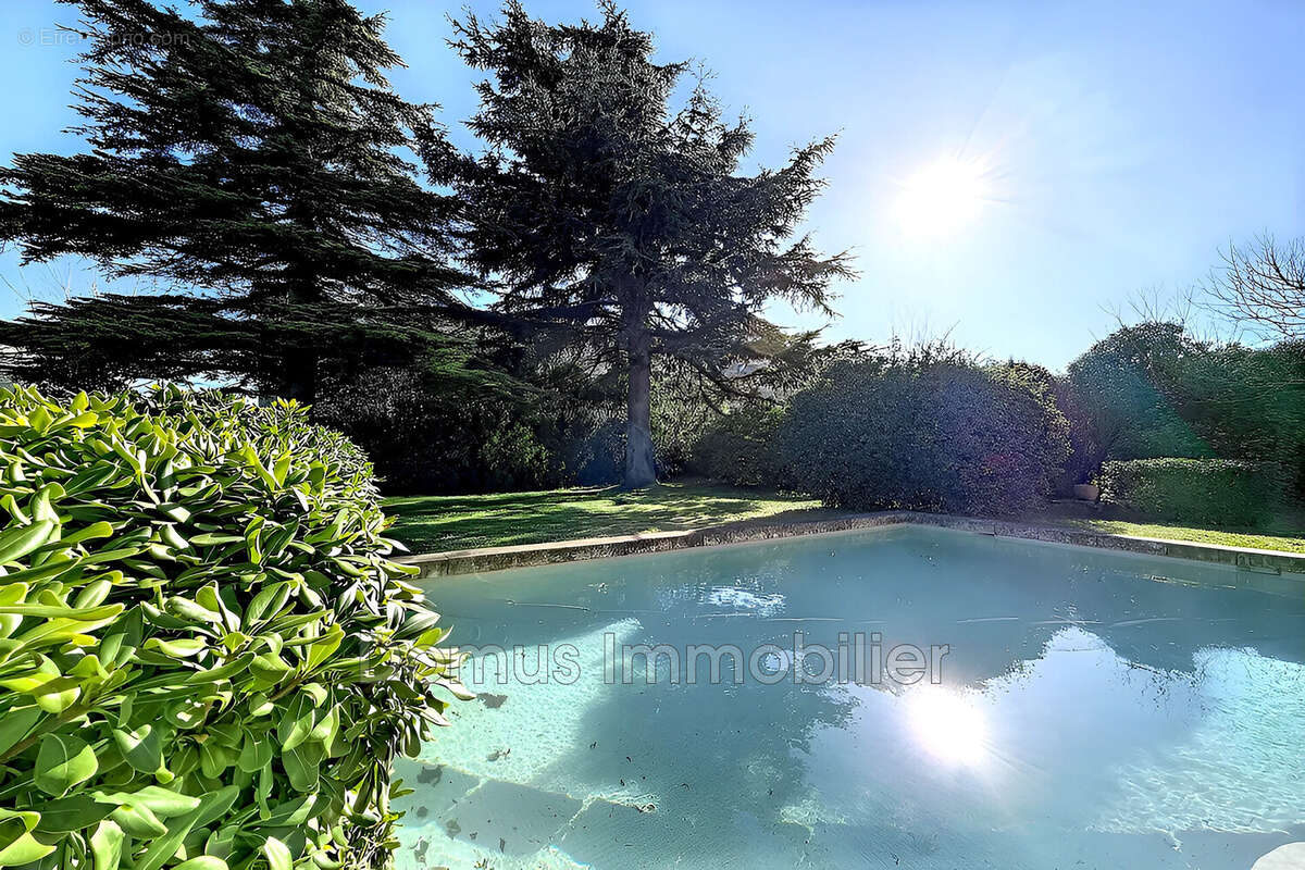 Maison à SAINT-SATURNIN-LES-AVIGNON