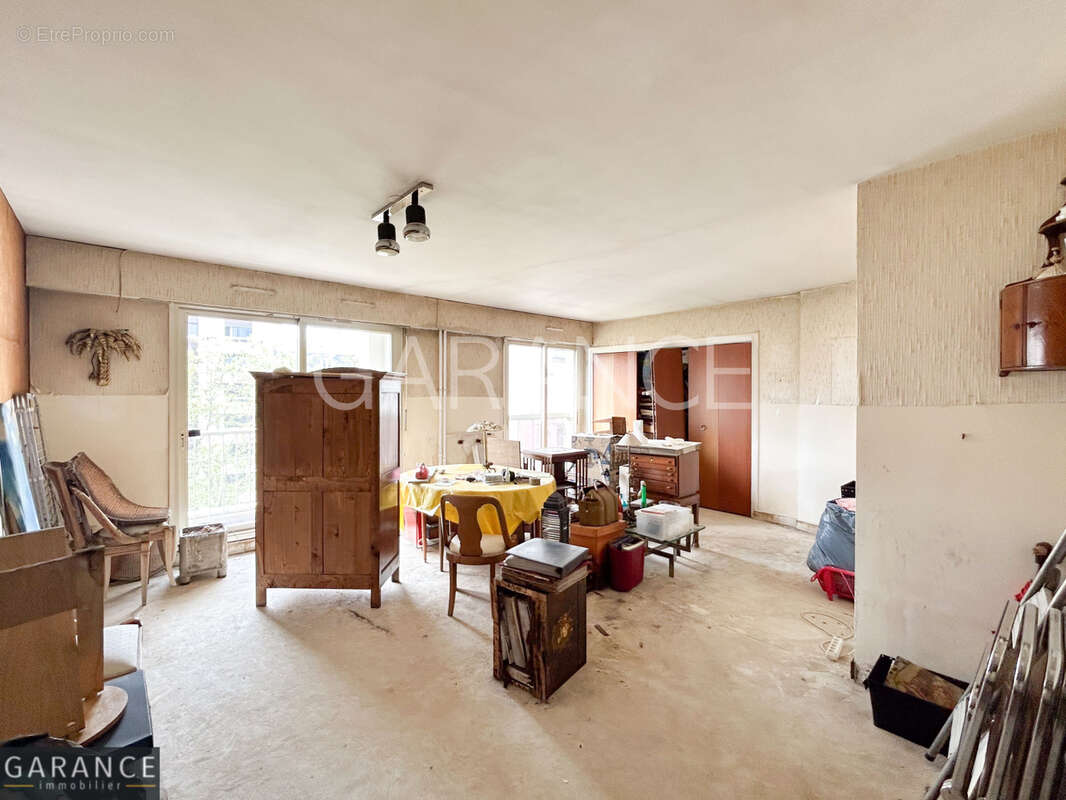 Appartement à PARIS-14E