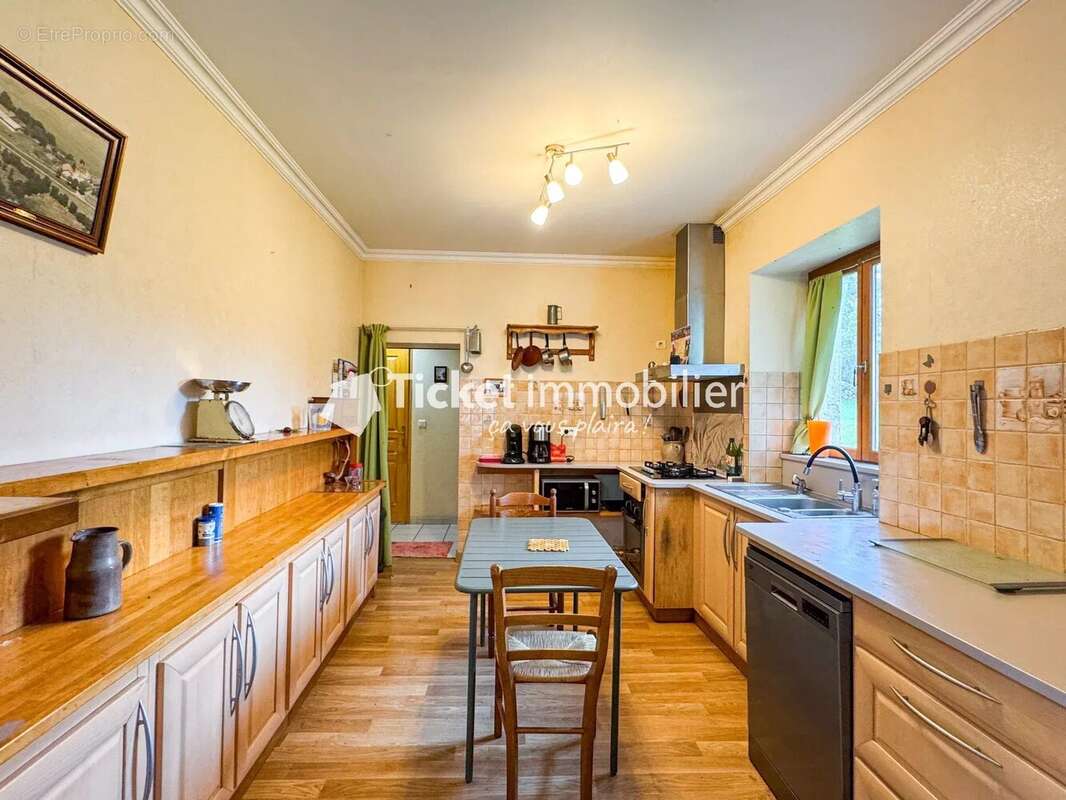 Maison à CANIAC-DU-CAUSSE