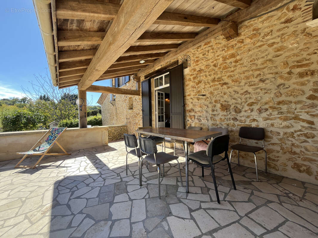 Maison en pierres avec grange sur 4500 m2 de terrain - photo 16
