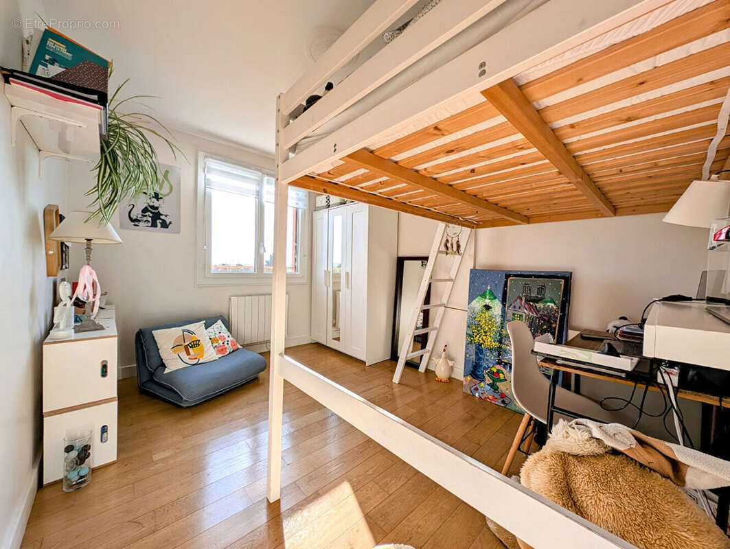 Appartement à LE MESNIL-LE-ROI