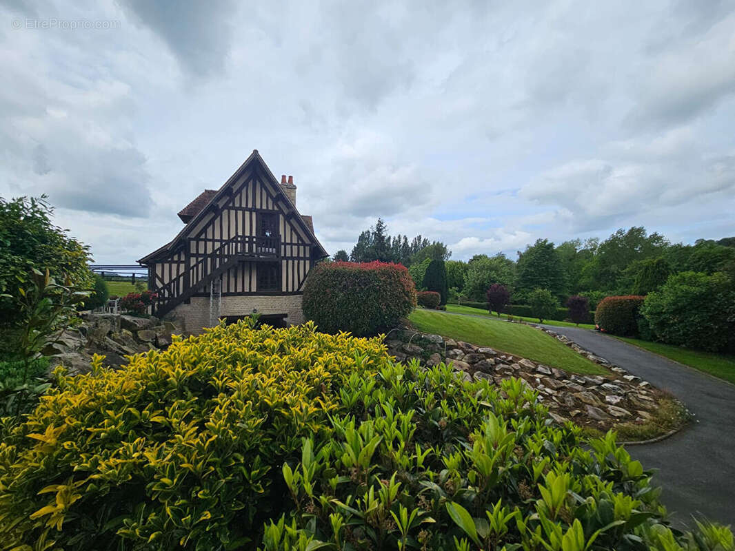Maison à SAINT-PIERRE-SUR-DIVES