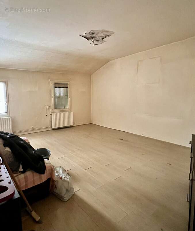 Appartement à SAINT-JUST-SAINT-RAMBERT
