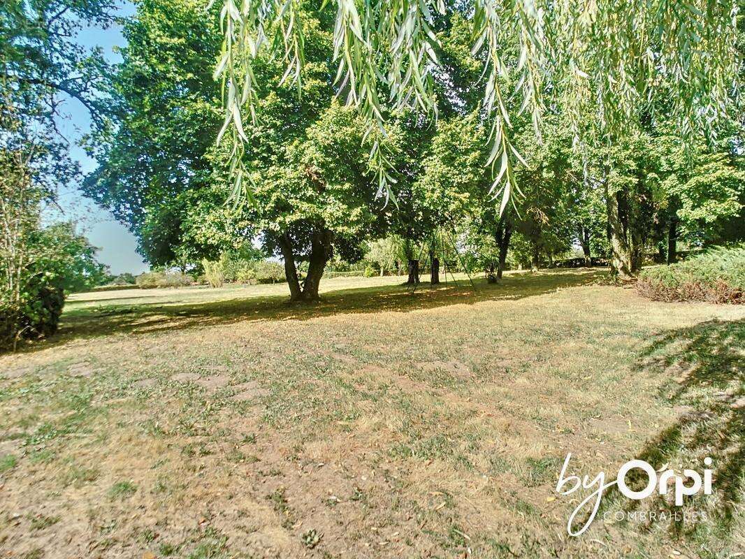 Maison à DURDAT-LAREQUILLE