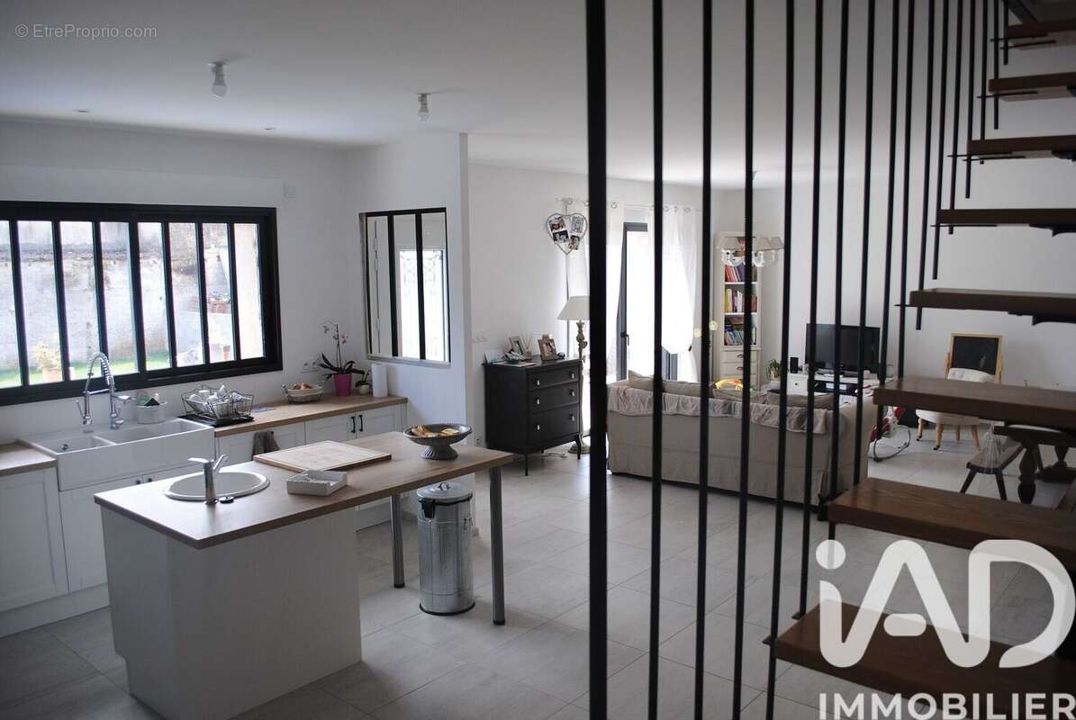 Photo 2 - Maison à SAINT-MARCEL-LES-VALENCE