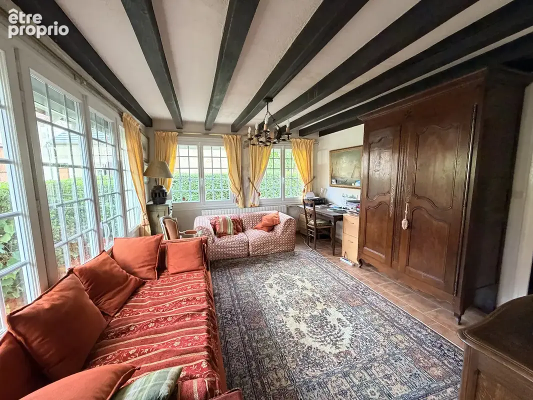 Maison à gros potentiel dans un environnement très calme à seulement 5min des écoles, commerces etc - photo 7