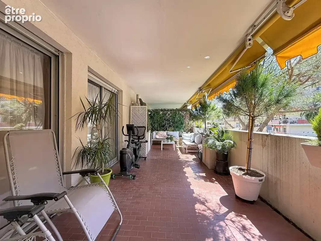 Vente NUE PROPRIETE - Nice / Gorbella - 4 Pièces - Terrasses - Vue Verdure - photo 2