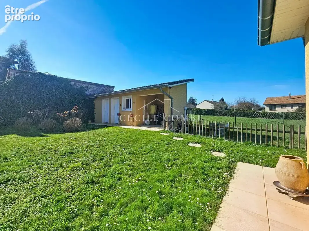 Maison 5 pièces 129 m² à vendre à Saint-Laurent-De-Mure (69720) - photo 3
