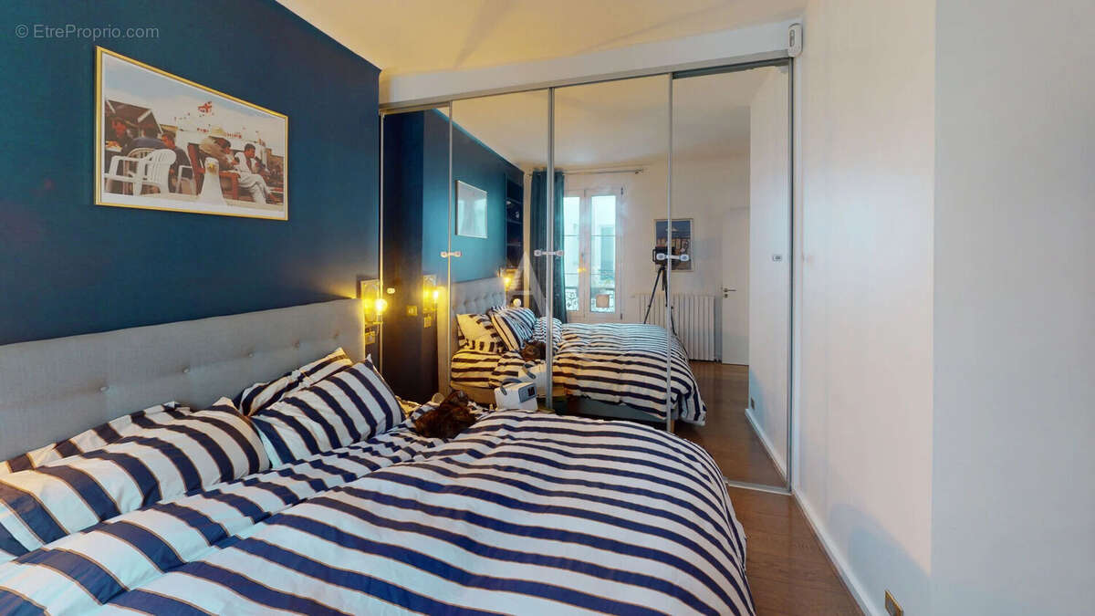 Appartement à PARIS-16E