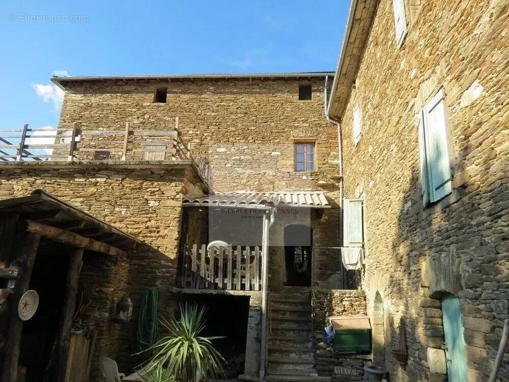 Maison à SAINT-GERMAIN-DE-CALBERTE