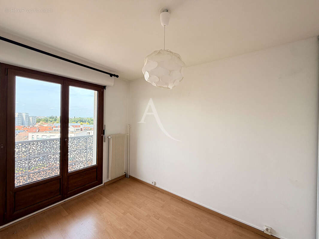 Appartement Reims 3 pièce(s) 68.57 m2 - photo 6