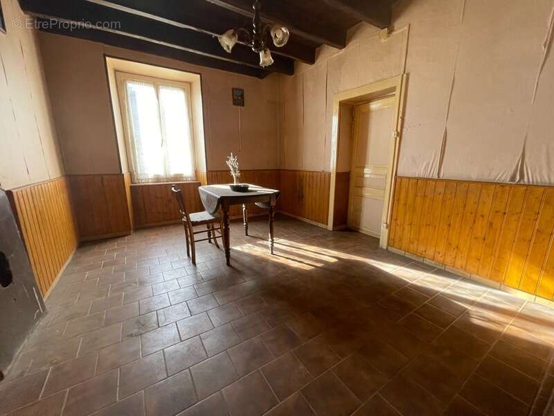 Maison à CHATEAUPONSAC