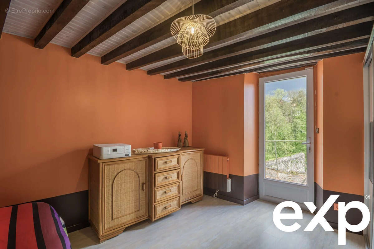 Appartement à NEAUPHLE-LE-CHATEAU