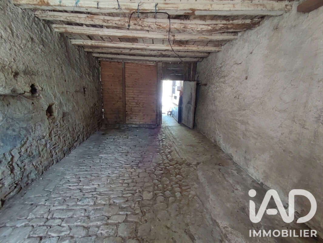 Maison 110 m² à Virieu-Le-Grand  - photo 9