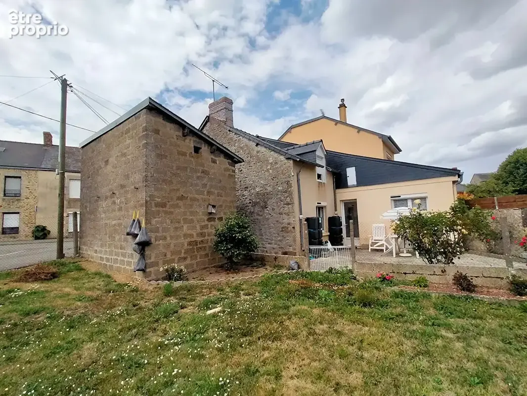 Maison à vendre Villaines la Juhel arrière avec dépendance