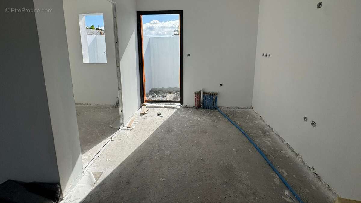 Maison 78 m² à Le Port  - photo 7