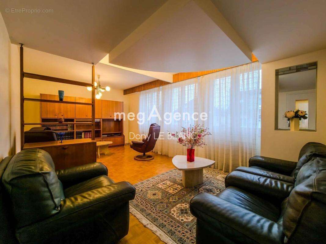 Maison à MAINVILLIERS