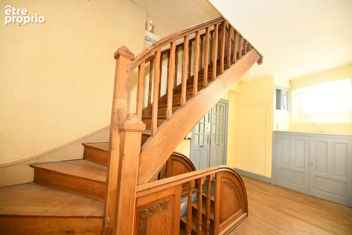Maison 10 pièces 229 m² à vendre à Mauriac (15200) - photo 6