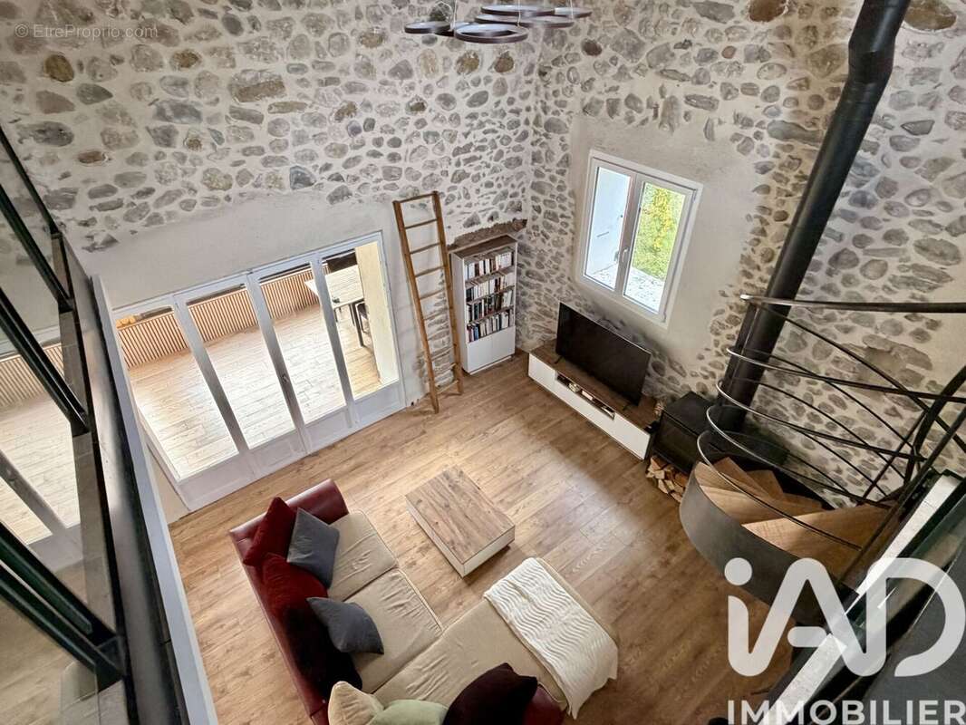 Maison 260 m² à Mesigny  - photo 9