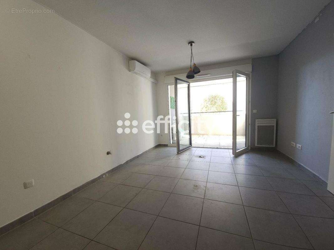 Appartement à SAINT-BRES