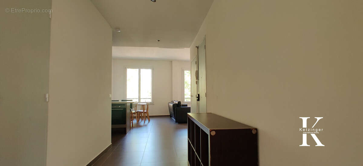 Appartement à MARSEILLE-1E