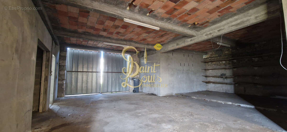 Parking à MARIGNY-MARMANDE