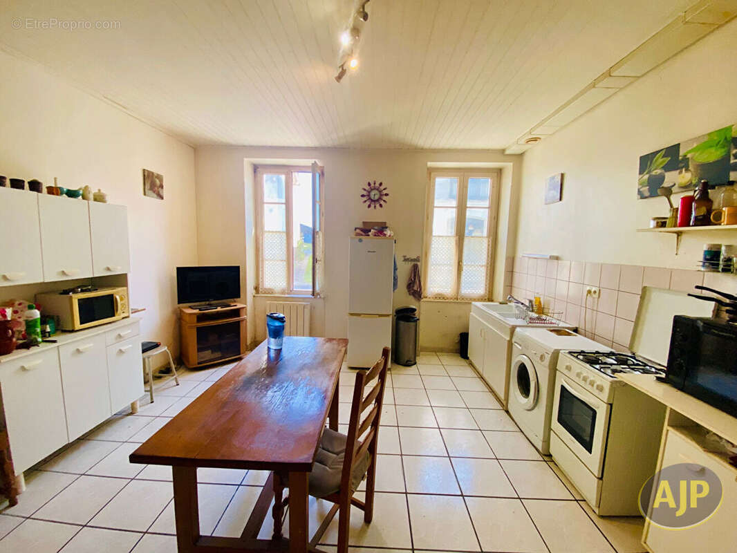 Appartement à SAINT-CHRISTOLY-MEDOC