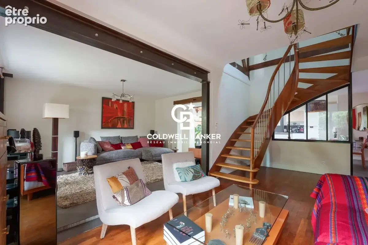 Tours –  maison familiale de 250 m² - 6 chambres - avec jardin et stationnement - photo 6