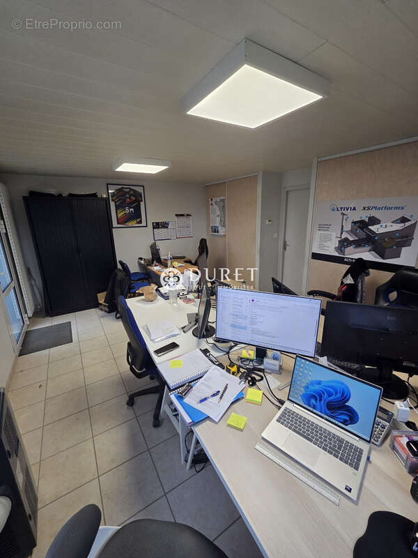 Commerce à MONTAIGU