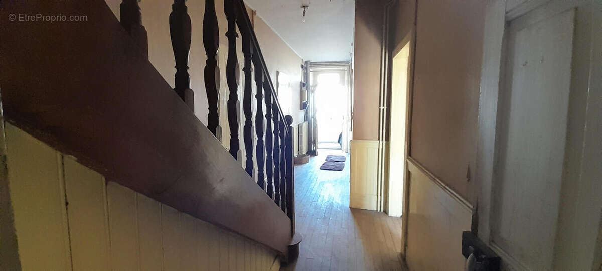 Le couloir - Maison à LA COQUILLE