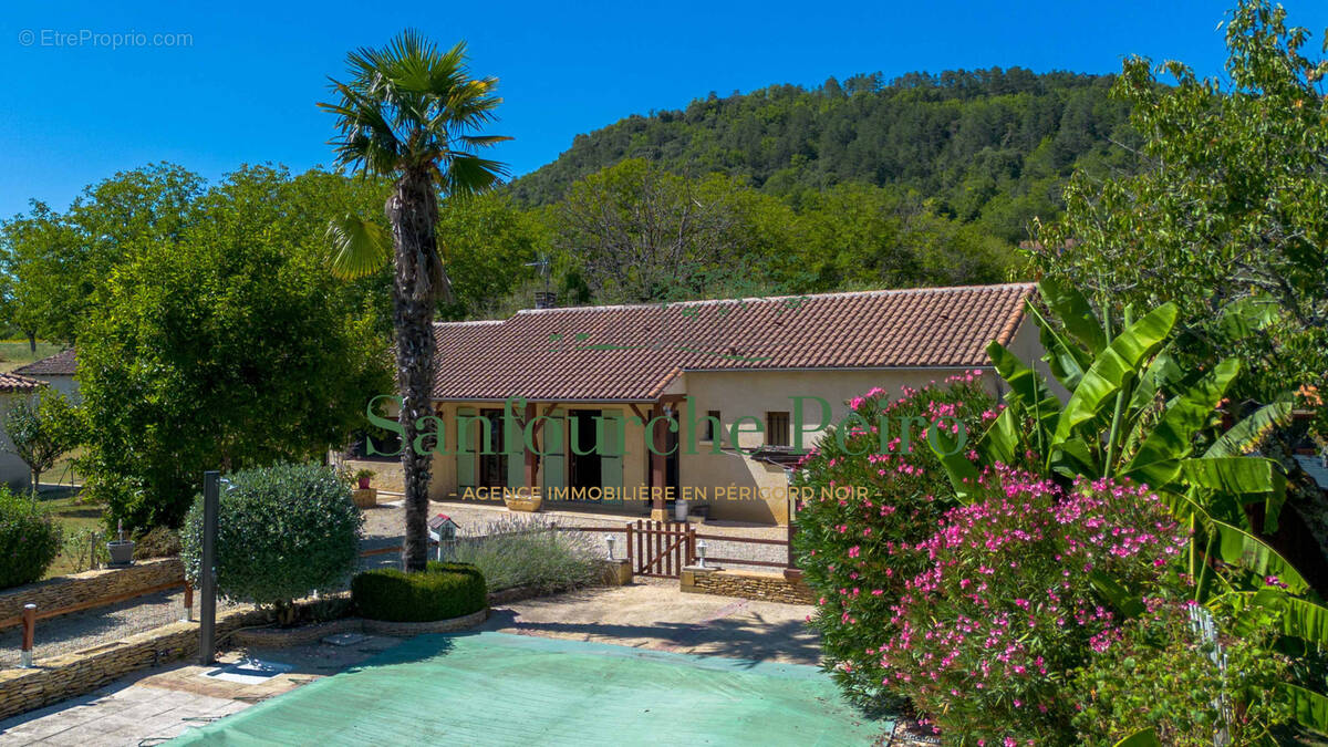 Maison à SAINT-VINCENT-DE-COSSE