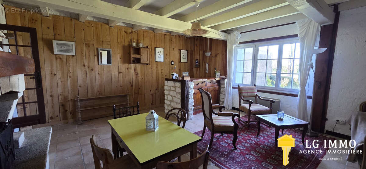 Maison à CHENAC-SAINT-SEURIN-D'UZET