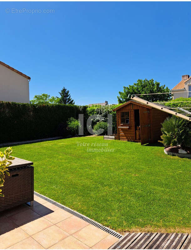 Maison à SAINTE-LUCE-SUR-LOIRE