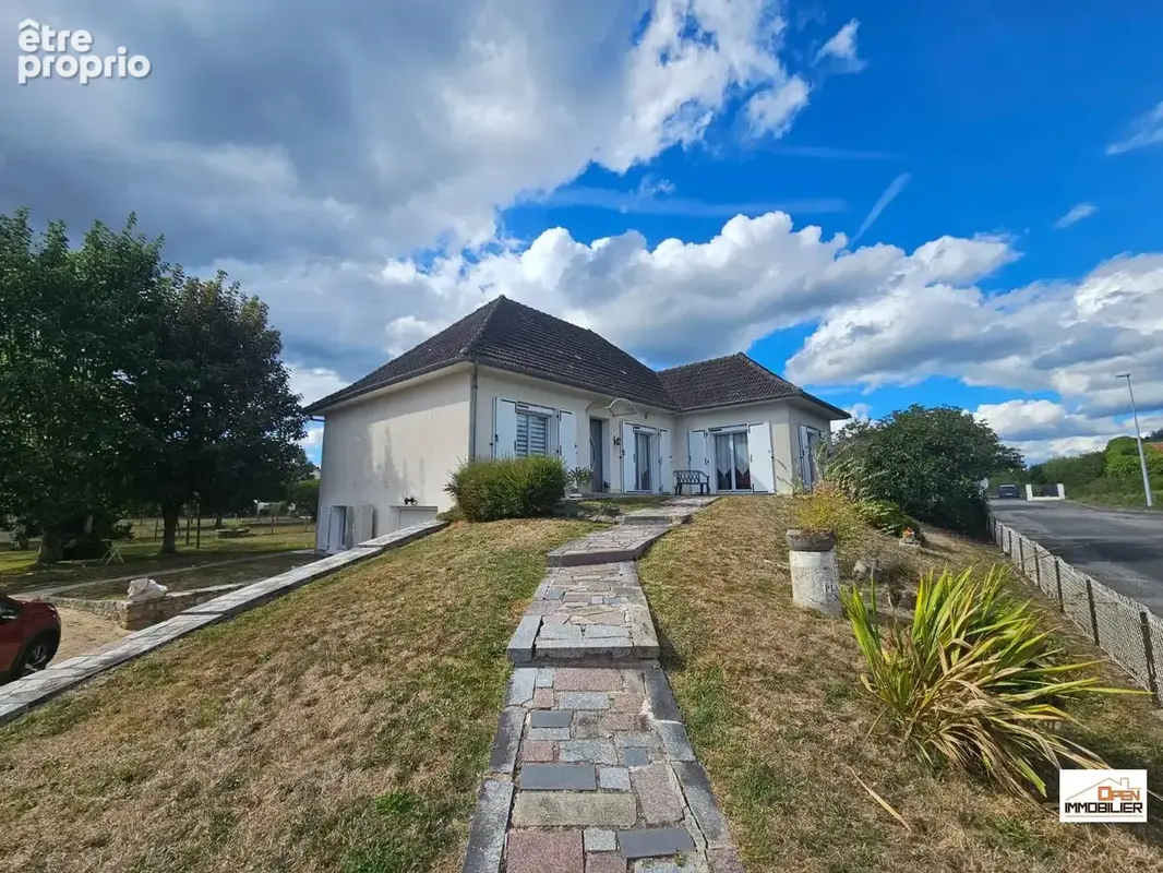 Maison à PEYRAT-LE-CHATEAU