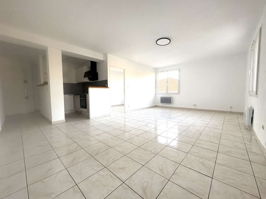 Appartement à LAMALOU-LES-BAINS