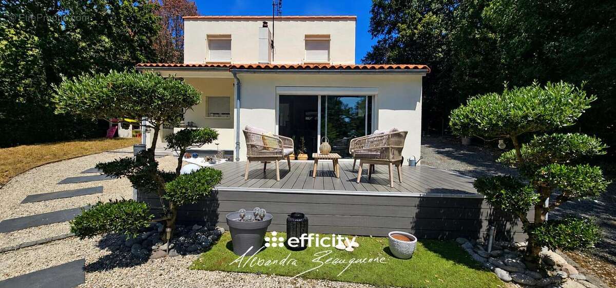 Maison 94 m² à Vouille  - photo 17