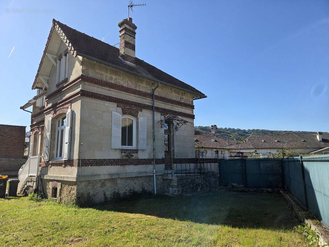 Maison à TRACY-LE-MONT