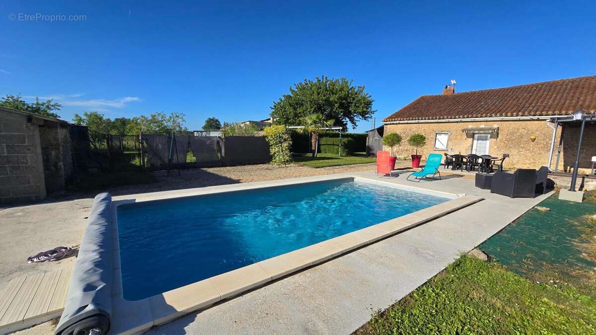 Maison 120 m² à Moussac  - photo 3